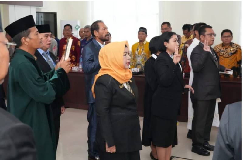14 Pejabat Bapenda Palangka Raya Resmi Dilantik Usai Perubahan Nomenklatur