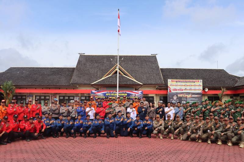 Polres Barito Utara Apel Gelar Pasukan Kesiapsiagaan Tanggap Darurat Bencana Hidrometeorologi Tahun 2025
